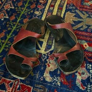 Re leather Cydwoq sandals